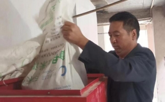 利川：木屑顆粒機(jī)生物質(zhì)顆?？痉?開(kāi)啟綠色低碳致富門(mén)