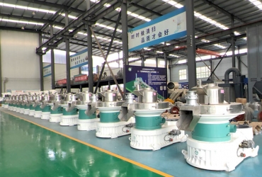 新手開(kāi)顆粒廠(chǎng)，該選小型還是大型木屑顆粒機(jī)？